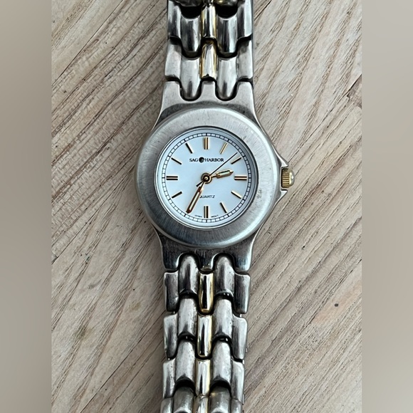 Sag Harbor Ladies Watch Two Tone Bracelet Stainless Dial Gold Tone Hands Markers - Picture 3 of 12